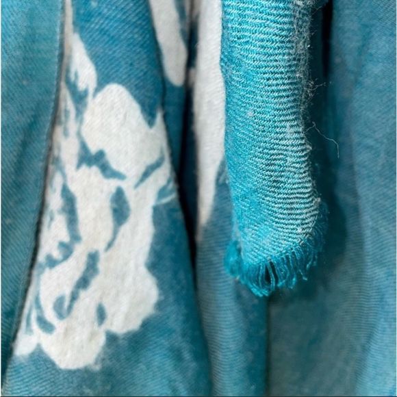 Vintage Floral Pashmina purchased at Anthropologie Bid Now = Discounted Shipping - Picture 12 of 12